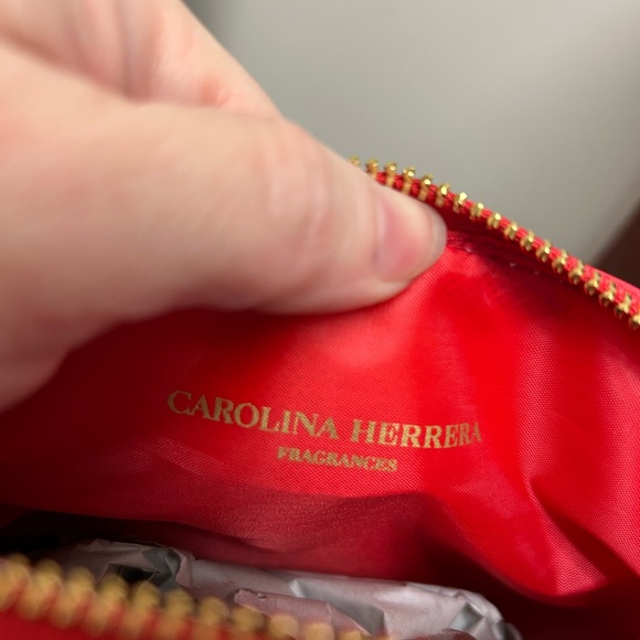 Carolina Herrera Red Women's Cosmetic Bag. - Picture 7 of 7